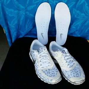 Nike Free 5.0 v4 Size 7 athletic shoes